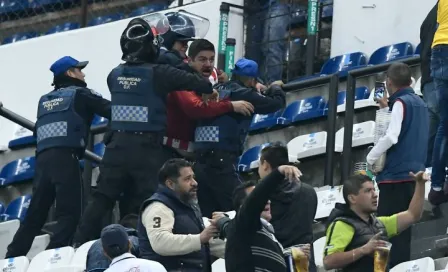 'Policías patearon a mi papá hasta cansarse': hijo de fan agredido