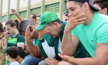 Aficionados de 'Chape' se reúnen para rendir homenaje al club