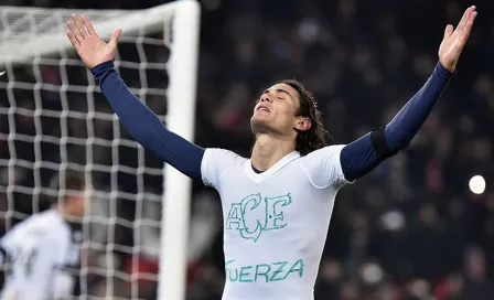 Edinson Cavani dedica al Chapecoense su gol 100 con PSG 