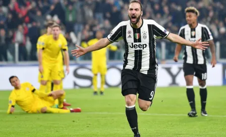 Juventus doblega al Dinamo y culmina líder del Grupo H