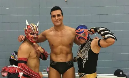 Alberto Del Río le pinta dedo a Donald Trump