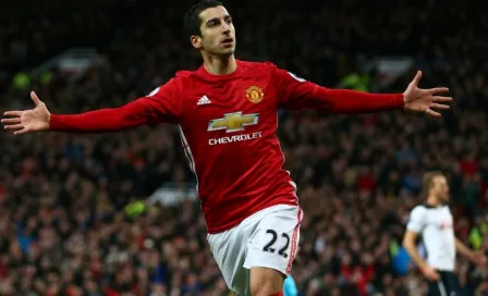 Man Utd vuelve a la victoria en casa con tanto de Mkhitaryan 