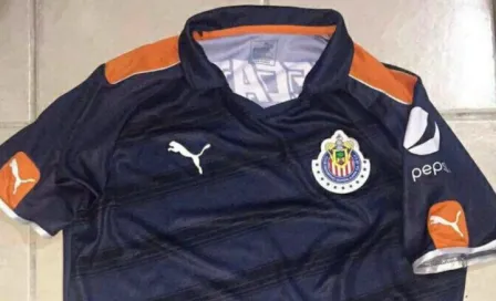 Filtran posible tercer jersey de Chivas