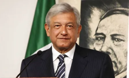 AMLO 'aplaude' a diputados de MORENA por rechazar bono