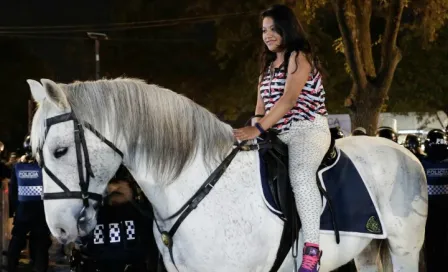 Joven cumple sueño de subirse a un caballo en Final de Liga MX