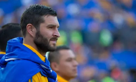 Gignac, titular pese al 'circo' de su lesión