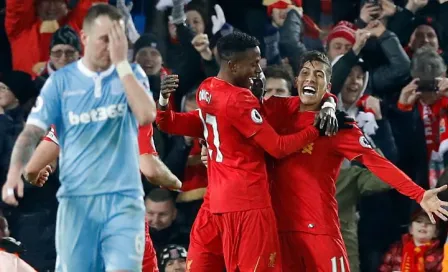 Liverpool se aferra al subliderato con goleada a Stoke