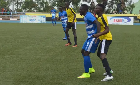 Jugador africano hace brujería para anotar gol