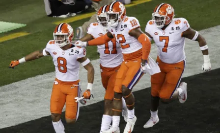 Clemson aplasta a Alabama y se convierte en campéon invicto de la NCAA