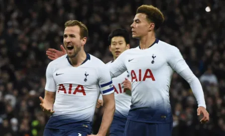 Tottenham aventaja al Chelsea tras sonreírle la fortuna en Wembley