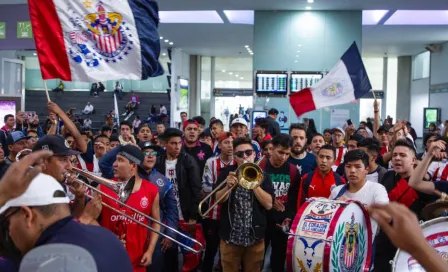 Refuerzos de Chivas, impactados con recibimiento en CDMX