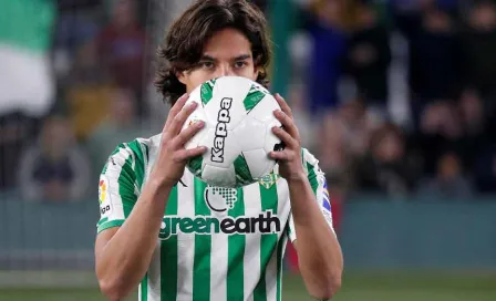 Técnico del Ajax, decepcionado por no fichar a Diego Lainez 