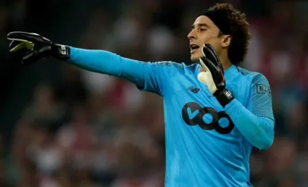 Ochoa y Standard consiguen primer triunfo del año ante Kortrijk