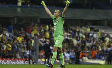 Marchesín se luce con un 'escorpión' en práctica del América