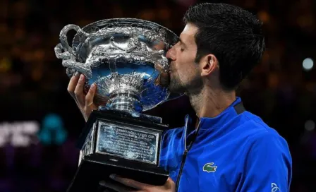 Djokovic apalea a Nadal y se corona en el Abierto de Australia