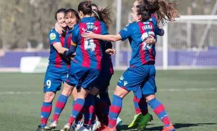 Charlyn Corral anota golazo en duelo ante el Sporting de Huelva