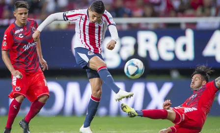 Ronaldo Cisneros se gana titularidad con Chivas en Liga MX