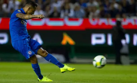 Yoshimar asegura que comienza a adaptarse al juego de Cruz Azul