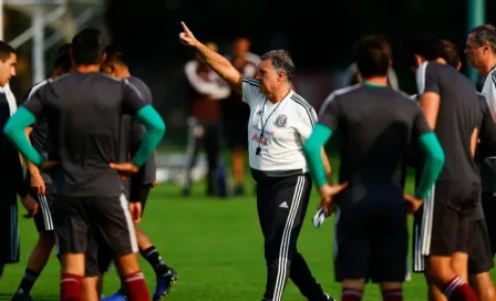 'Tata' Martino vive su primer entrenamiento como DT del Tri