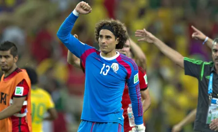 FIFA conmemora carrera de Ochoa con video de increíble atajada en Brasil 2014