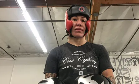 'Sería un desafío para mí': Cris Cyborg sobre ser luchadora profesional