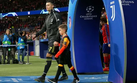 Niño conmueve por su reacción al conocer a Cristiano