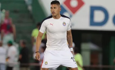 Tony Alfaro por fin debuta con Chivas en duelo contra Cafetaleros