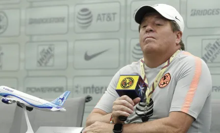 Miguel Herrera defiende a Caixinha tras eliminación de Cruz Azul en Copa