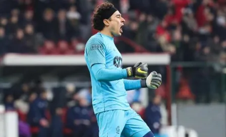 Ochoa y Standard caen sorpresivamente contra el Gent