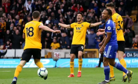 Raúl Jiménez se luce con gol y asistencia frente al Cardiff