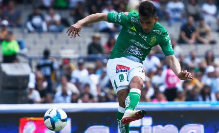 Mena, con mejor ritmo que Boselli en sus tres títulos de goleo