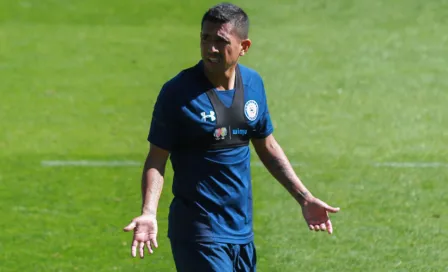 Cruz Azul viaja sin Elías Hernández para el duelo frente Atlas