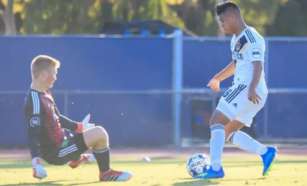 'Efraín Álvarez debe decidirse ya entre México o EU': DT del Galaxy