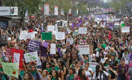 Marcha por el Día de la Mujer tiene más de 8 mil asistentes en CDMX