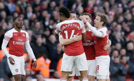 Arsenal arrebata cuarto puesto al Man. United en Premier League