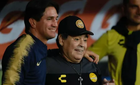 "Quiero felicitar a Marioni porque le regalé el triunfo": Maradona