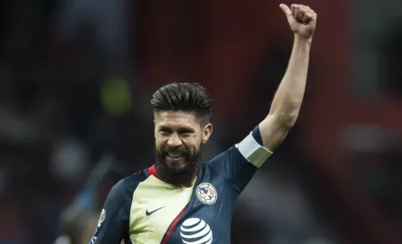 Oribe exhibe a fans de Chivas cantando 'Vamos América' en el Azteca