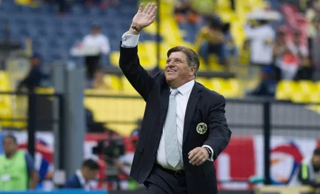 Miguel Herrera celebra su cumpleaños con fiesta americanista