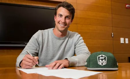 Jets de New York confirman fichaje del mariscal Trevor Siemian