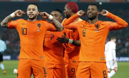 Holanda empieza a limpiar su nombre con goleada sobre Bielorrusia