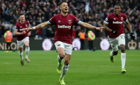 West Ham felicita a Chicharito por contraer nupcias con Sarah Kohan