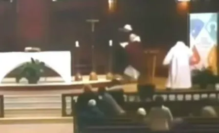 Sacerdote es apuñalado durante misa en Canadá