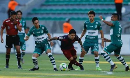 Chofis López regresa a la titularidad con Chivas tras lesión