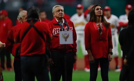 AMLO, abucheado en inauguración del nuevo estadio de Diablos