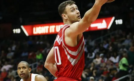 San Antonio llega a un acuerdo por el veterano Donatas Motiejunas