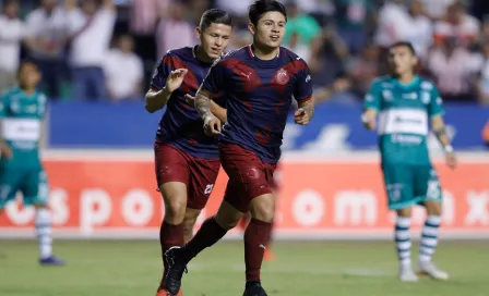 Chofis y Michel Pérez guían victoria de Chivas en amistoso vs Zacatepec