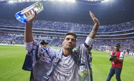 Erviti recibe homenaje en triunfo de Rayados vs Leyendas de la Liga MX