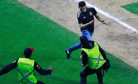 Espontáneo invade el diamante de nueva casa de Diablos Rojos