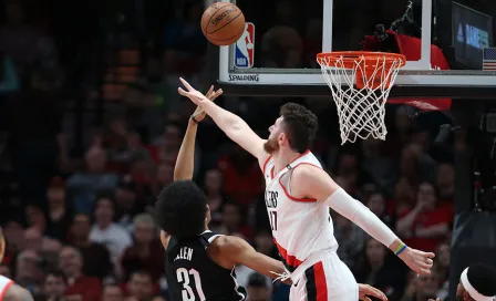 Jugador de Blazers sufre terrible lesión durante partido 