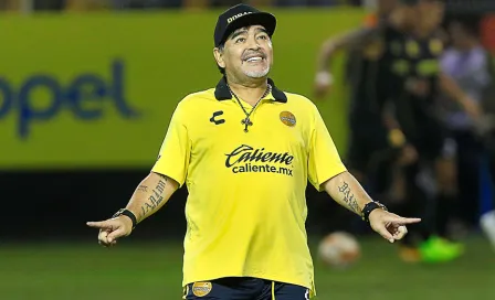 Dorados llega a Tampico con Maradona conduciendo el autobús